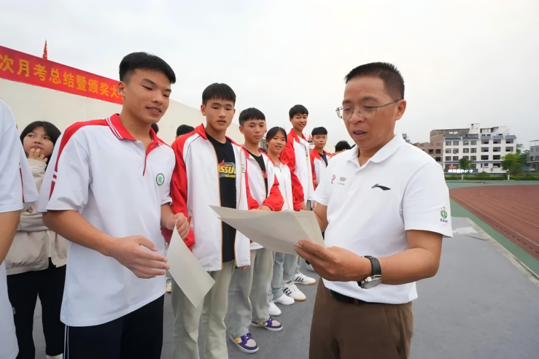 691c329c8e63c.png 691c329c8e63c.png